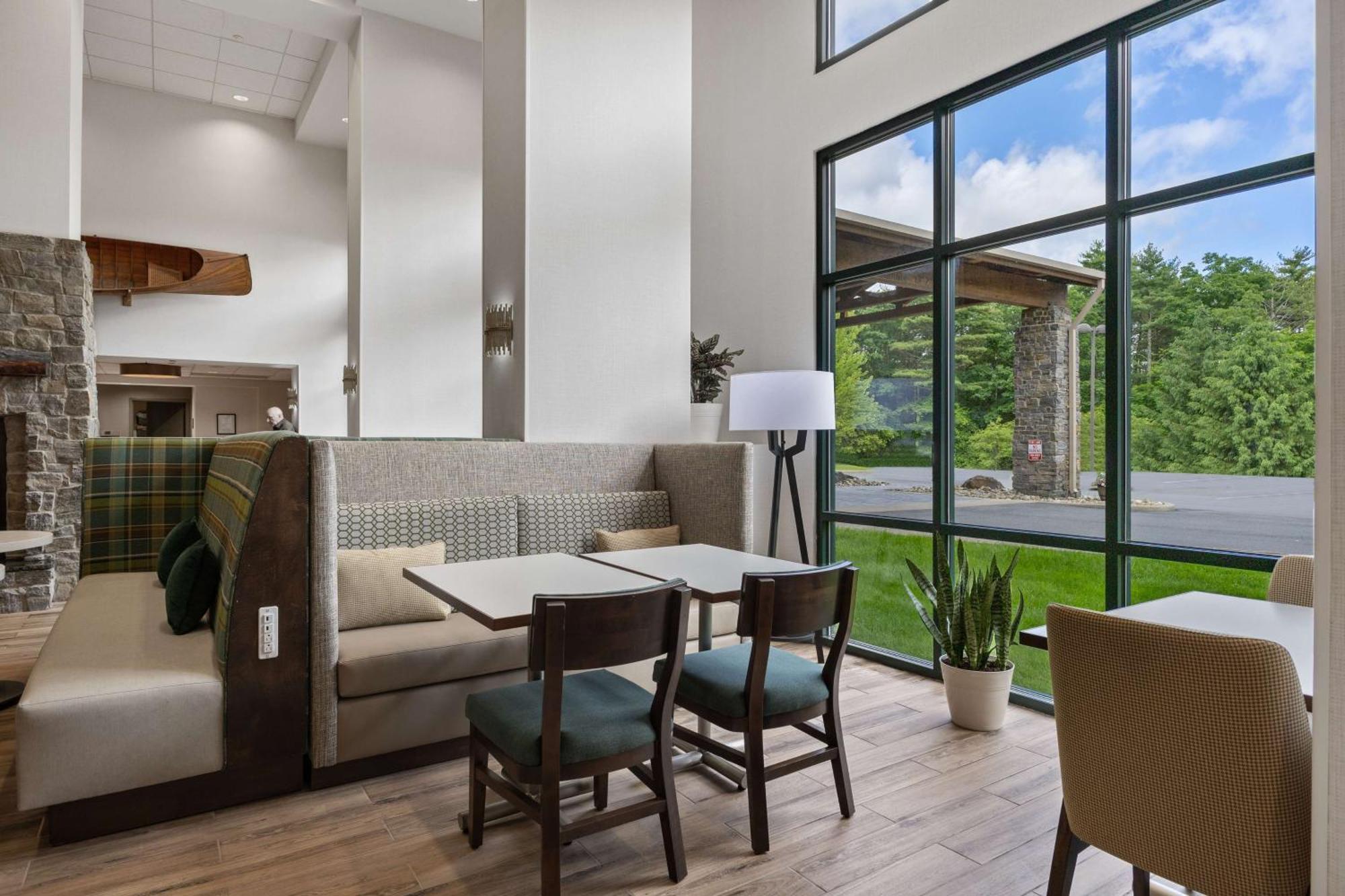 Hampton Inn & Suites Lake George Zewnętrze zdjęcie