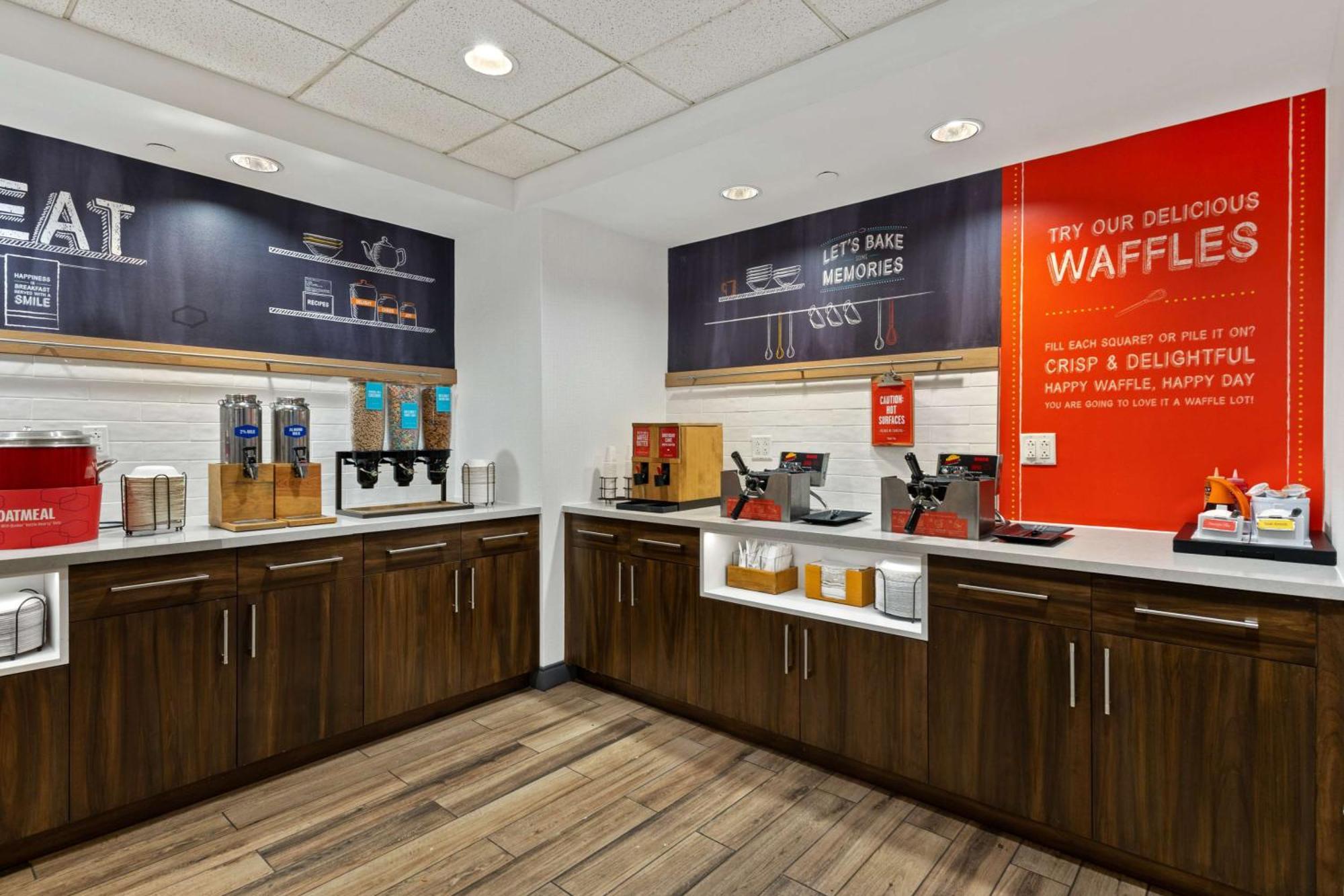Hampton Inn & Suites Lake George Zewnętrze zdjęcie