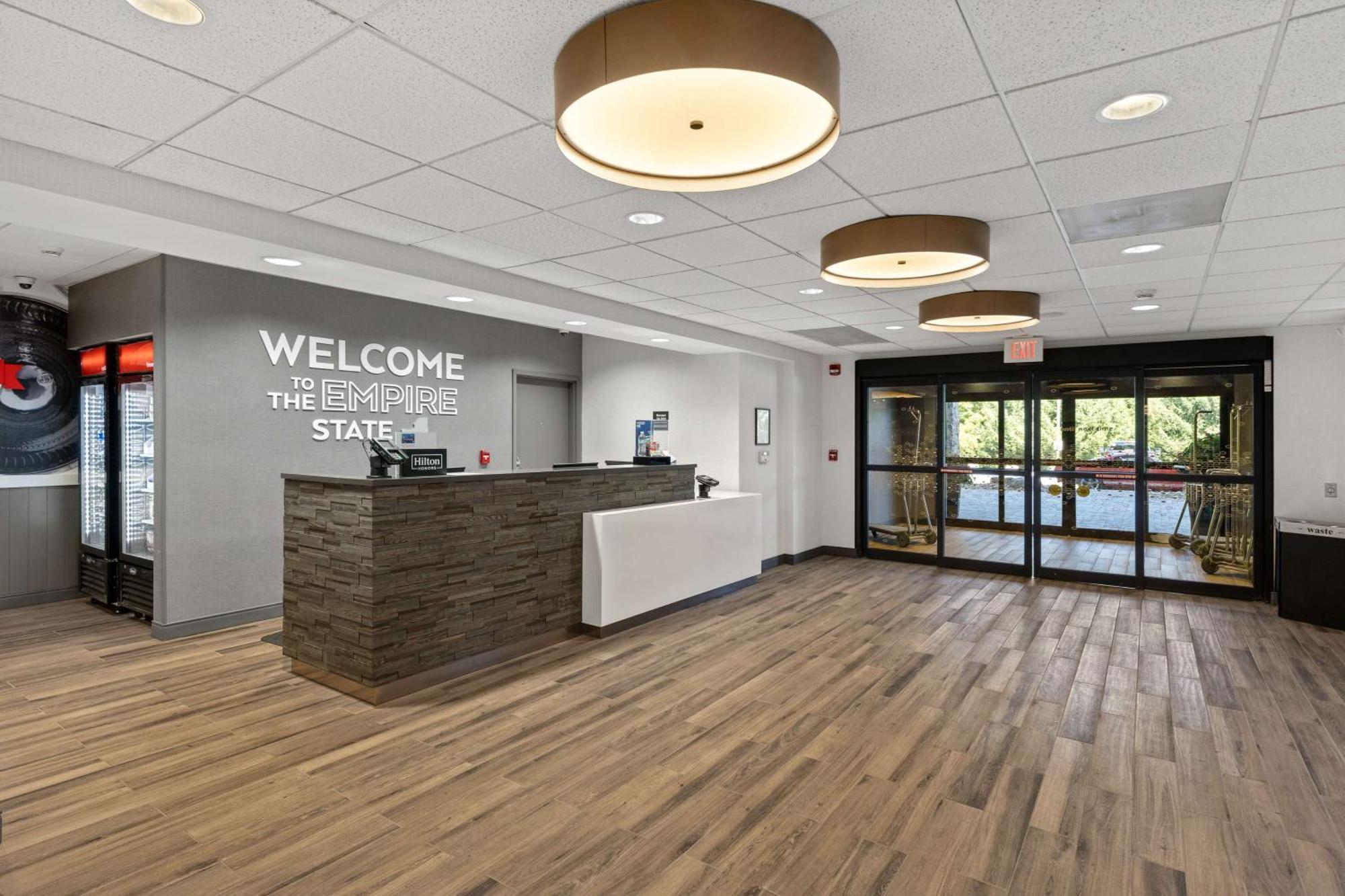 Hampton Inn & Suites Lake George Zewnętrze zdjęcie